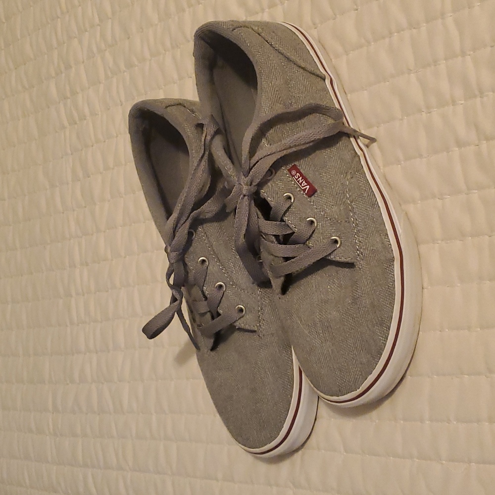 Gray Van's size 6